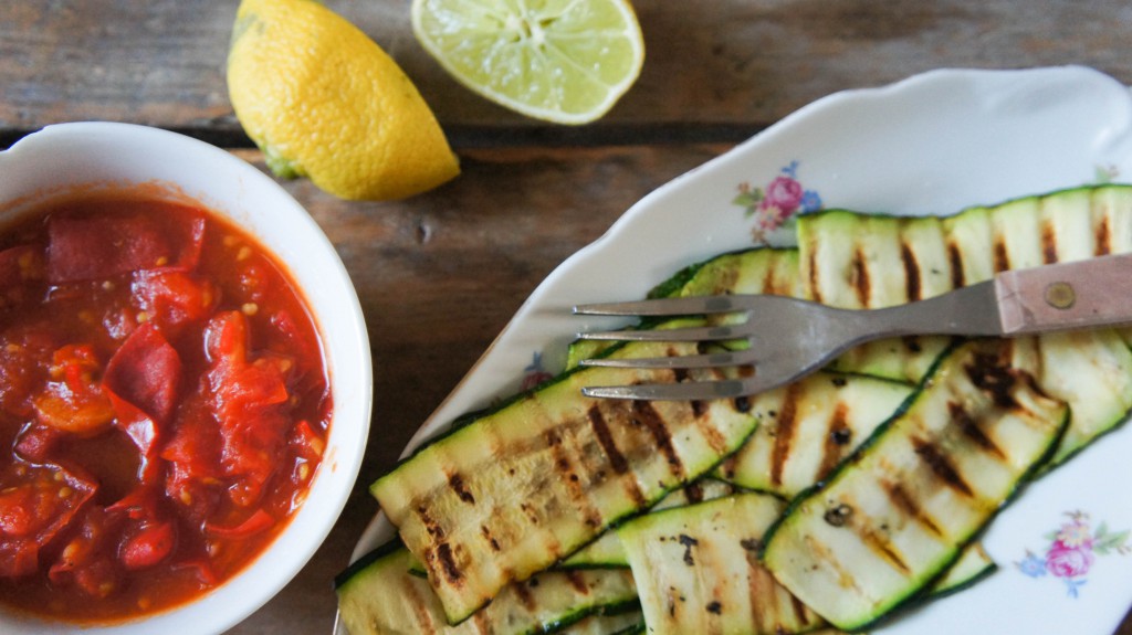 Meeneemlunch - couscoussalade met spicy tomaten en gegrilde couscous