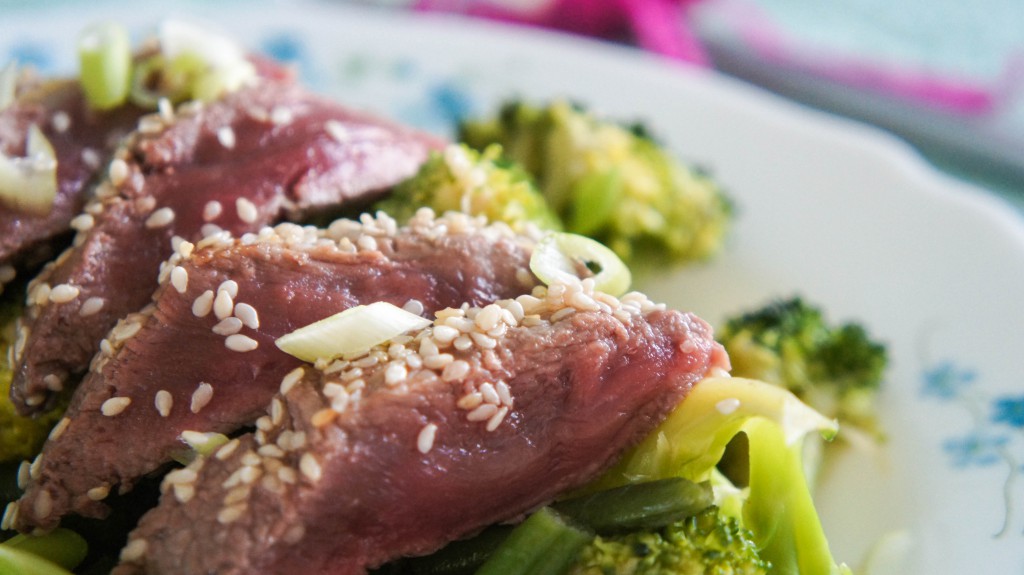 Oosterse biefstuk met broccoli en sperzieboontjes