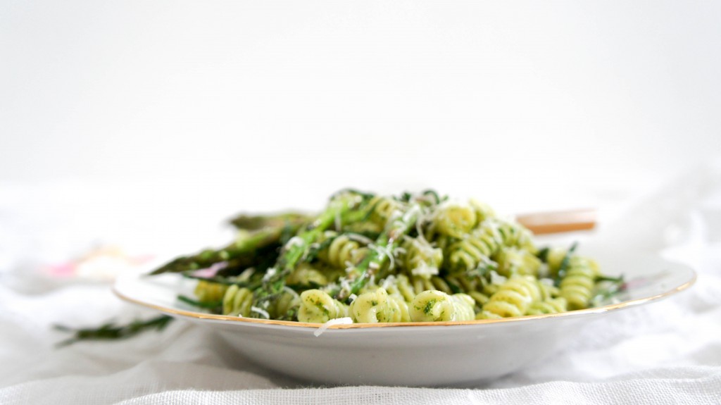 Pasta pesto met zeekraal en groene asperges