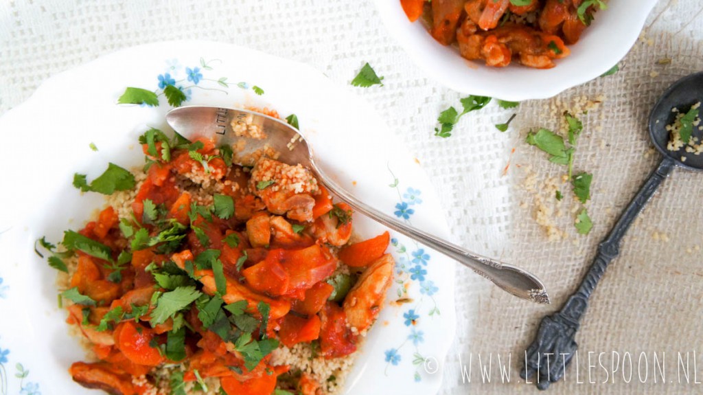 Kiptajine met abrikoos en couscous