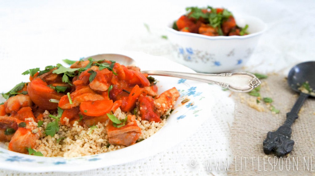 Kiptajine met abrikoos en couscous