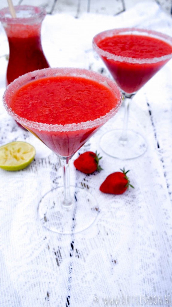 Frozen strawberry daiquiri-1