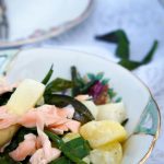 Lauwwarme aardappelsalade met witte asperges en lamsoren