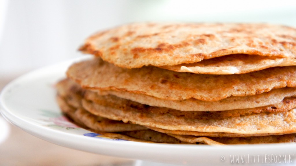 Pannenkoeken met gebakken zomerfruit