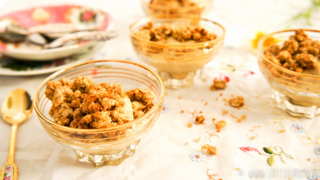 Ontbijt of toetje? Mango ijs met crumble