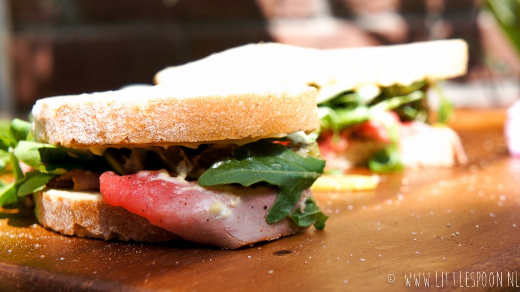 Boterhammenfeest: sandwich met rosbief