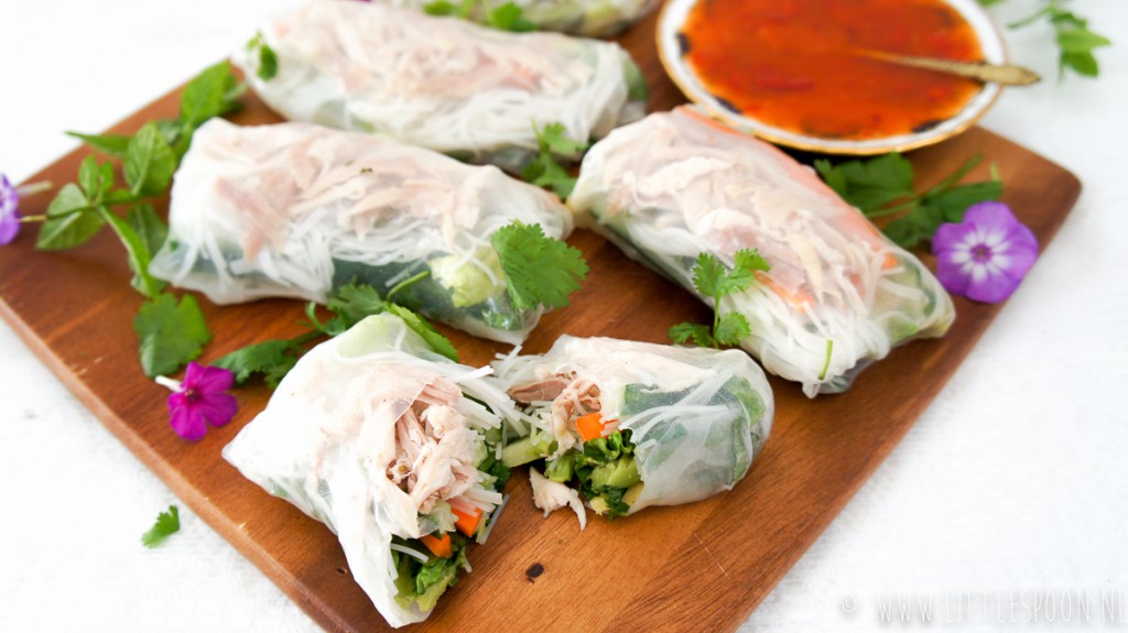 Springrolls met geplozen kip