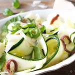 Courgettesalade met ansjovis en Parmezaanse kaas