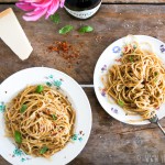 Pasta aglio e olio met rode peper en ansjovis