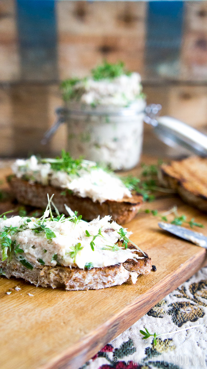 Makreelpate met zuurdesemtoast