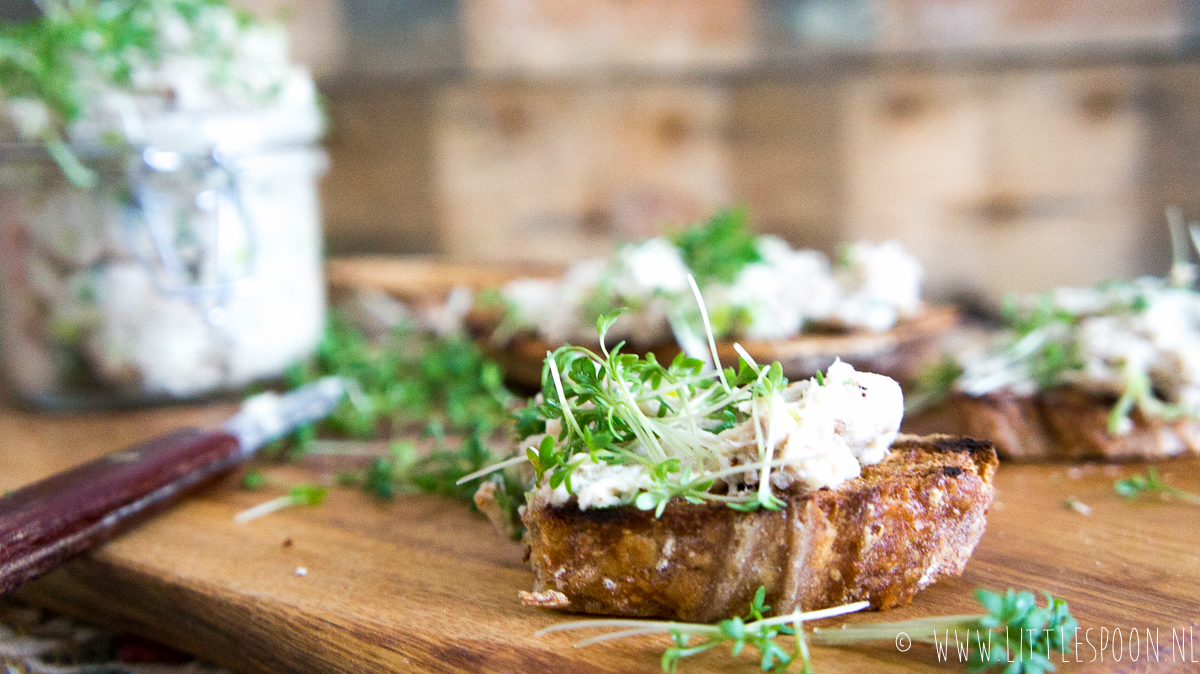 Makreelpate met zuurdesemtoast