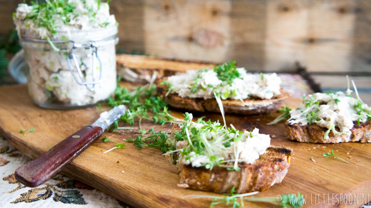 Makreelpate met zuurdesemtoast