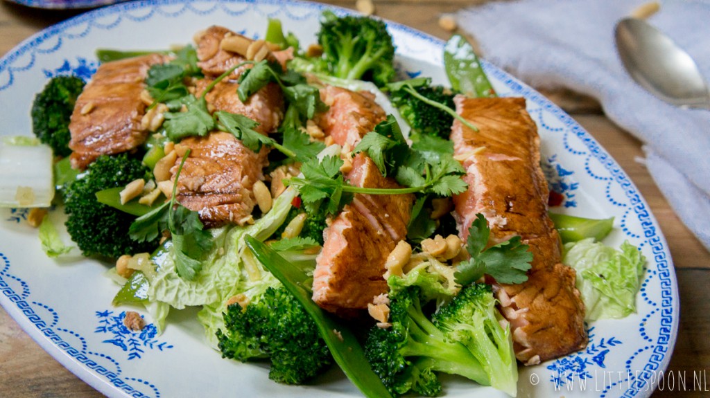 Gelakte zalm met wokgroente