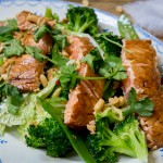 Gelakte zalm met wokgroente