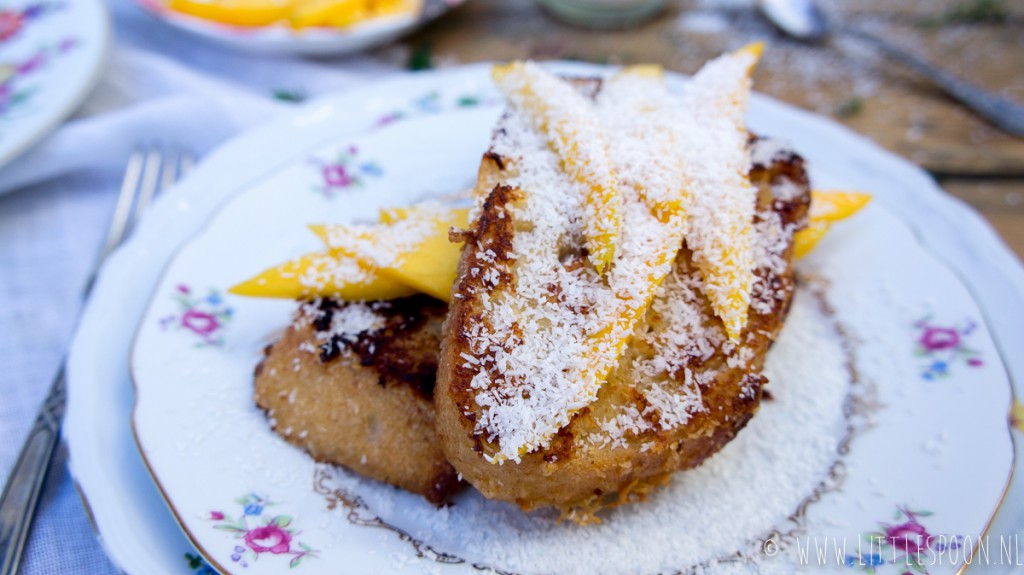 Tropische wentelteefjes met mango en kokos