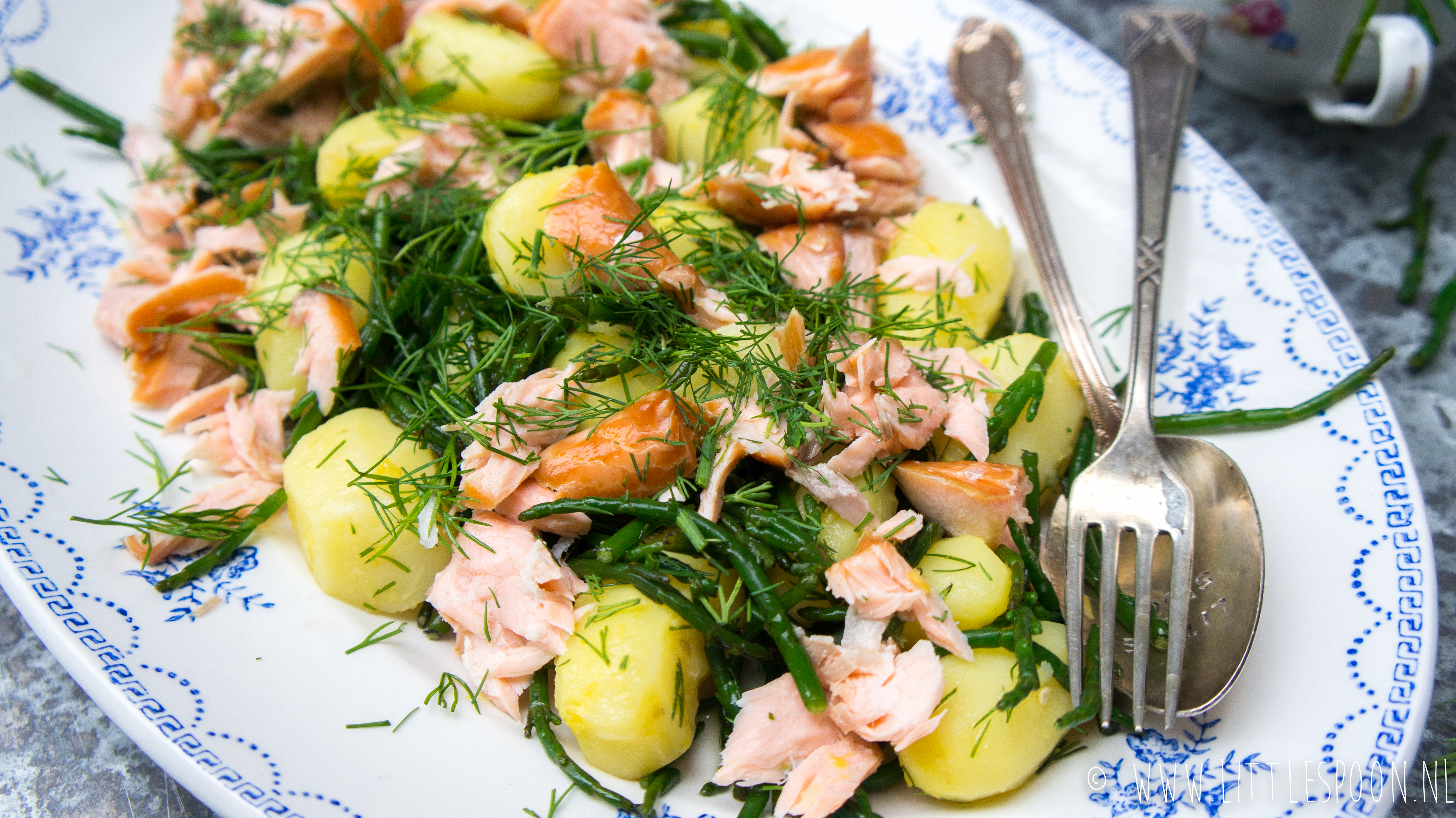 Jasje Toevlucht Kunstmatig Aardappelsalade met zalm, dille en zeekraal - Little Spoon