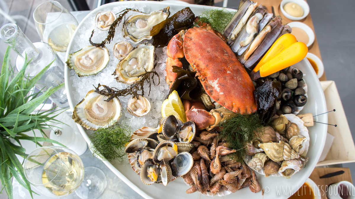 Zee/Land/Zilt: eten boven op de oesterputten in Yerseke