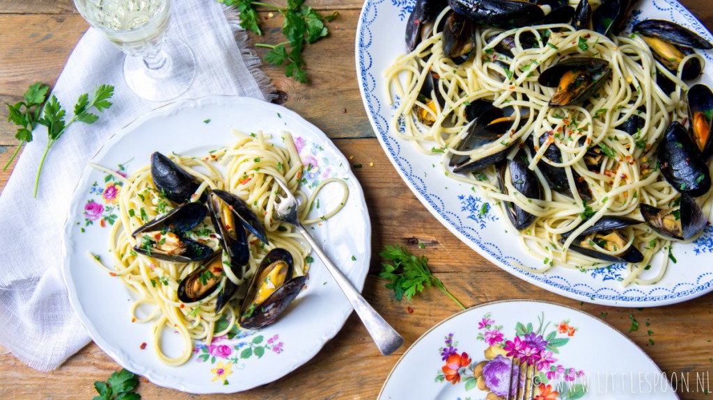 Snelle spaghetti met mosselen en ansjovis