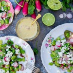 Tuinbonensalade met radijs, feta en tahindressing