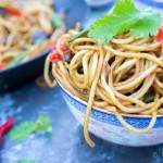 Vega lo mein // gewokte noodles met groente