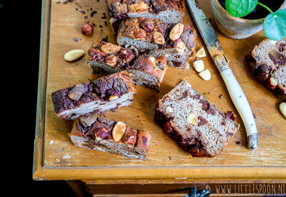 Bananenbrood voor beginners met pure chocolade en noten