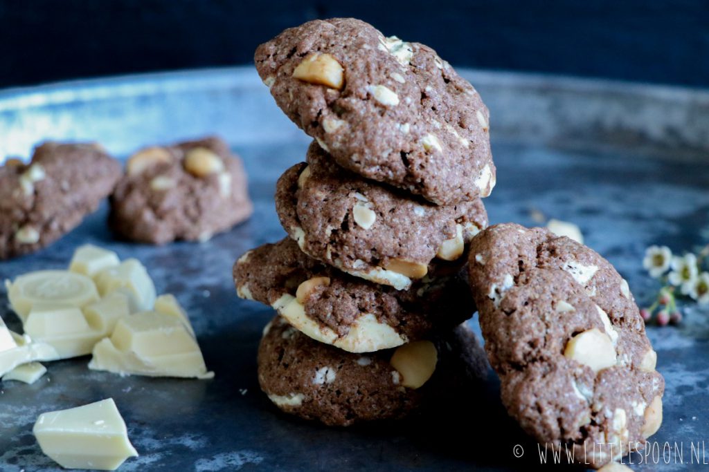 Reuze pepernoten met macadamia en witte chocolade