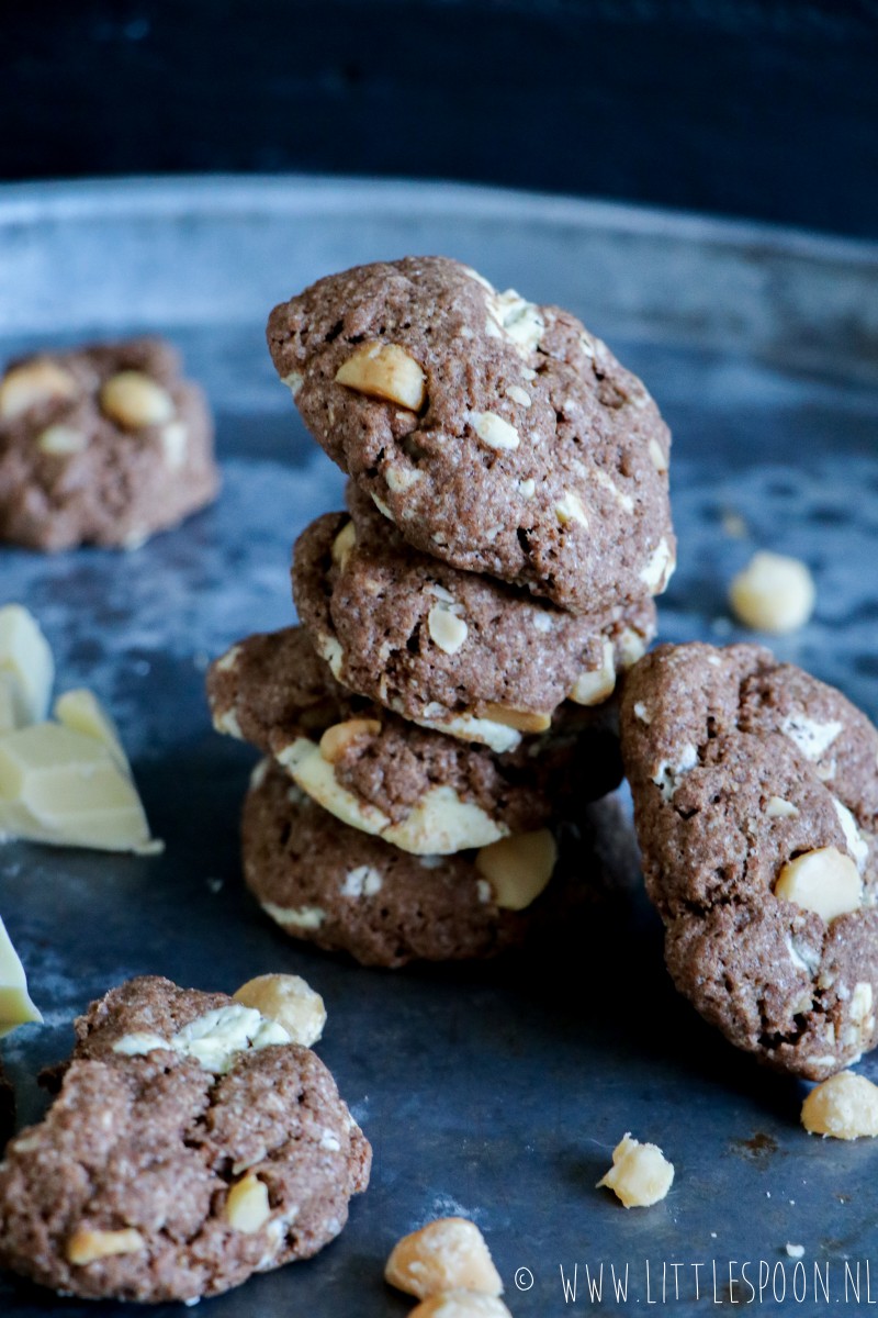 Reuze pepernoten met macadamia en witte chocolade