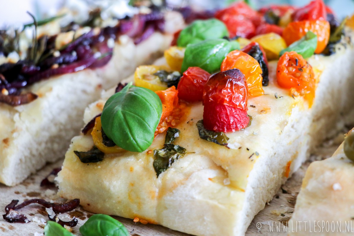 Focaccia met drie soorten topping