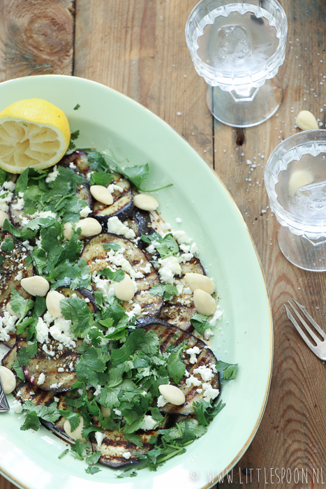 Auberginesalade met za'atar, feta en amandelen