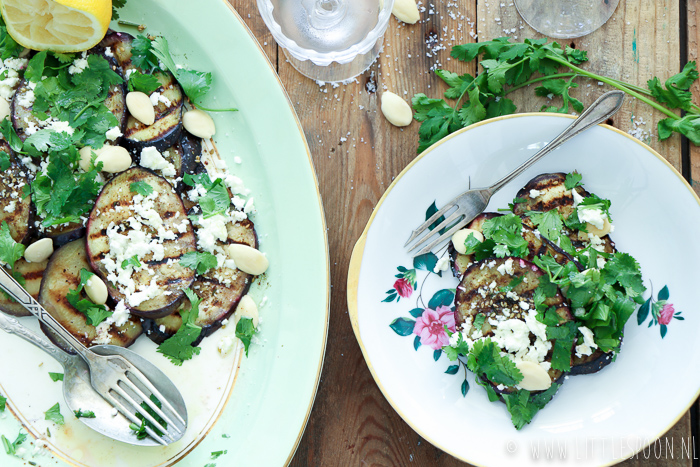 Auberginesalade met za'atar, feta en amandelen