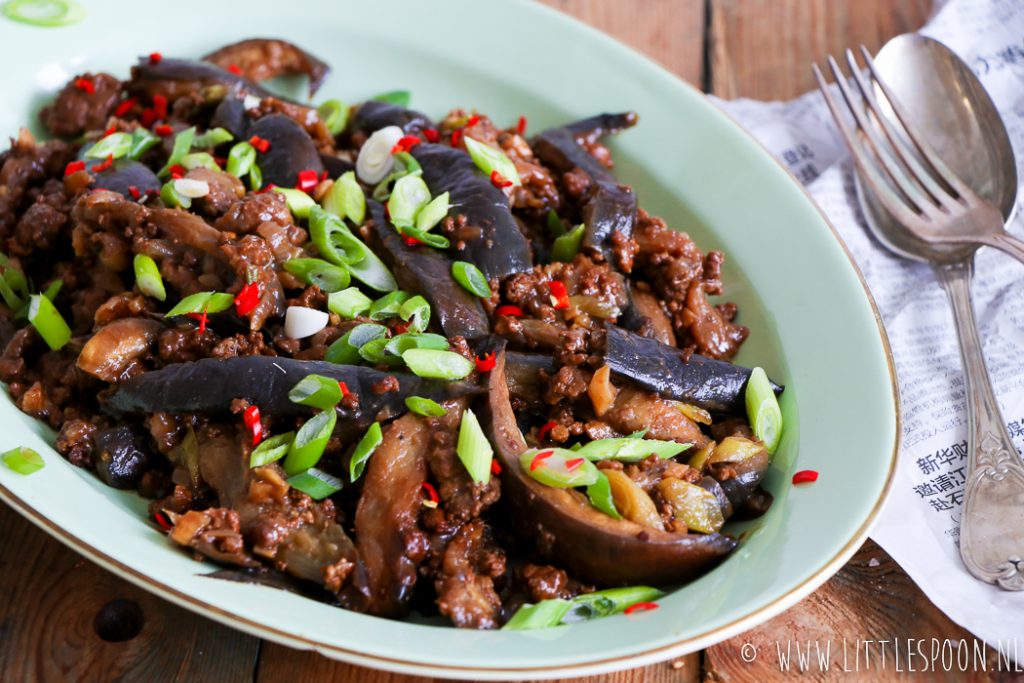 Chinese stijl gestoofde aubergine met gehakt