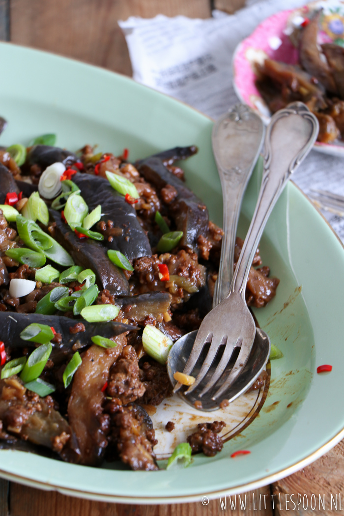 Chinese stijl gestoofde aubergine met gehakt