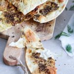 Knapperig geroosterd platbrood met za’atar