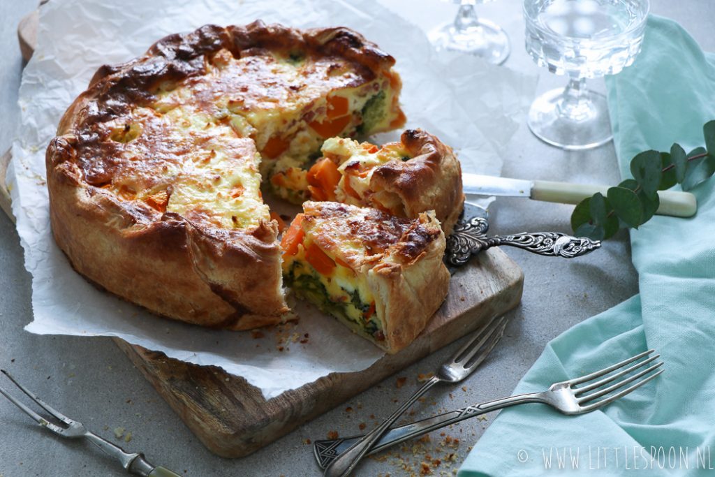 Quiche met broccoli, pompoen, feta en spekjes