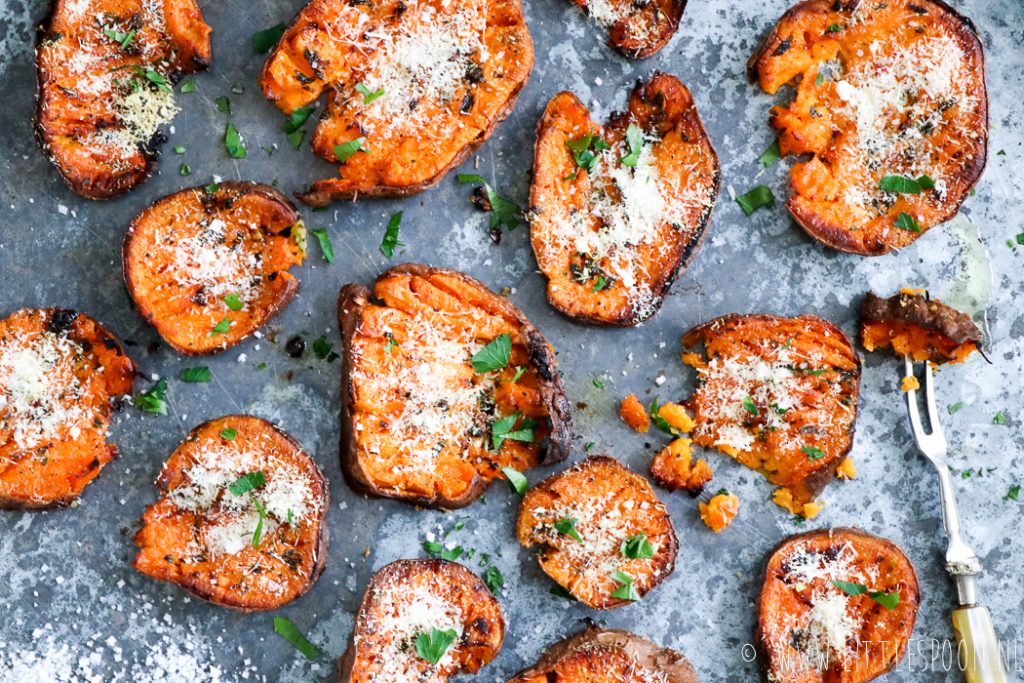 Geplette zoete aardappels uit de oven