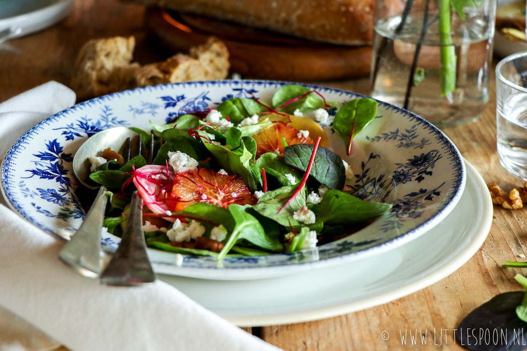 Salade met geitenkaas, bietjes en bloedsinaasappel