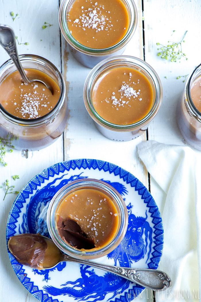 Geweldige chocoladecrème met een sausje van gezouten karamel