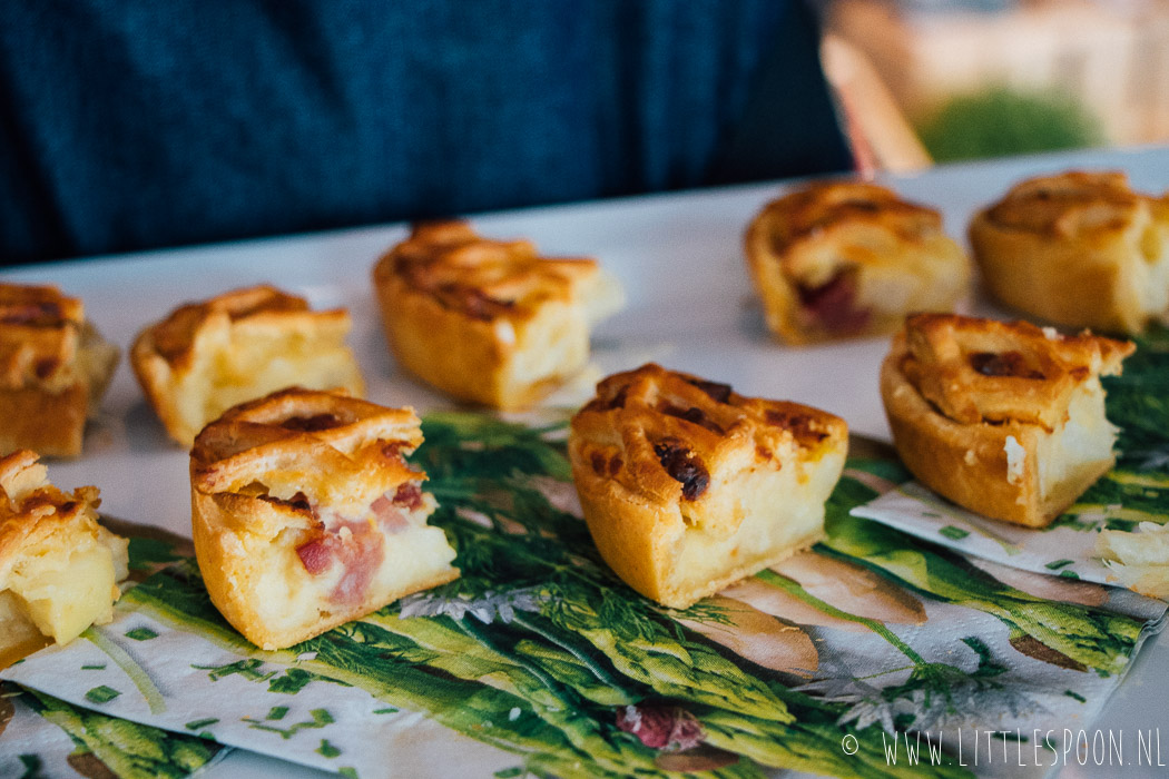 Gewokte witte asperges met ansjovis + opening van Dé Aspergewinkel