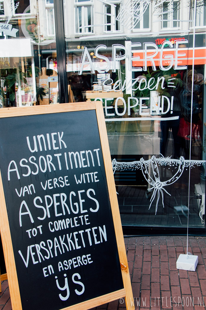 Gewokte witte asperges met ansjovis + opening van Dé Aspergewinkel