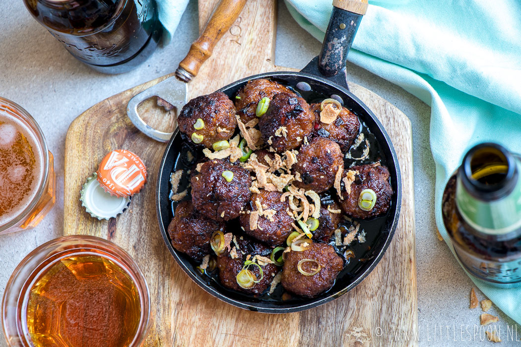 Gehaktballetjes in ketjapsaus