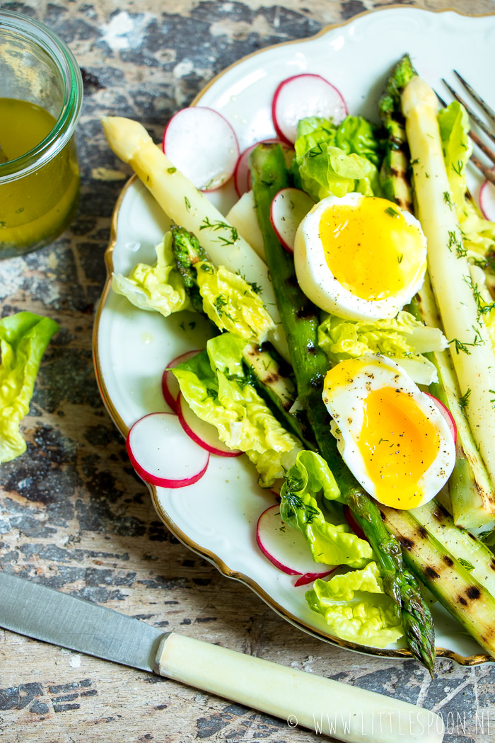 Salade met witte en groene asperges 