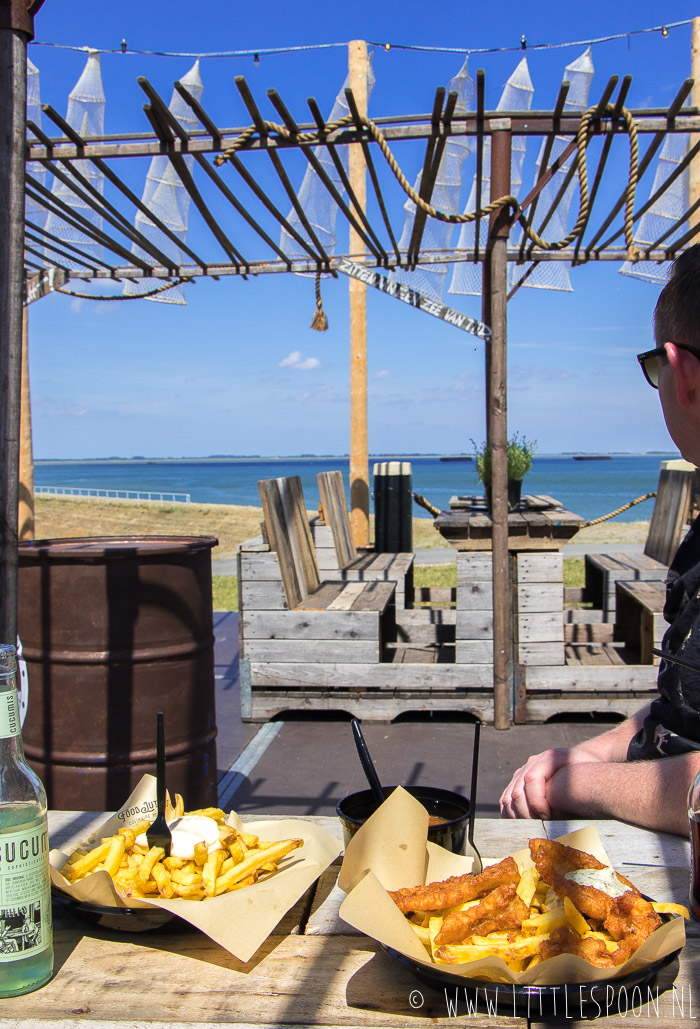 Foodjutters in Terneuzen // verse friet met uitzicht op de Westerschelde