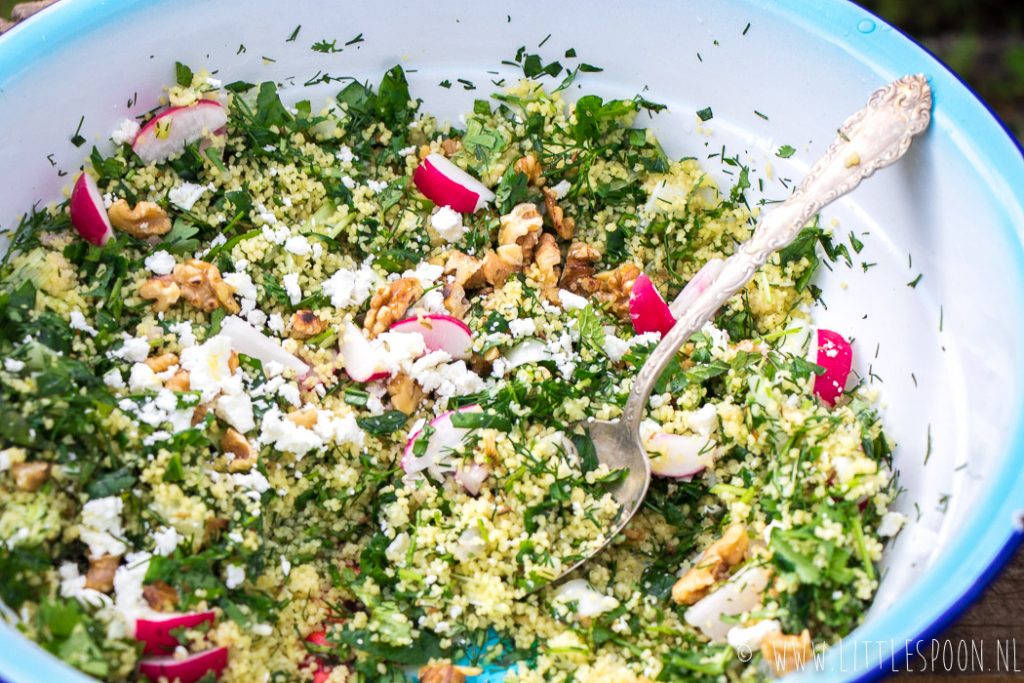 Groene couscous met geroosterde walnoten en feta