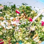 Groene couscous met geroosterde walnoten en feta