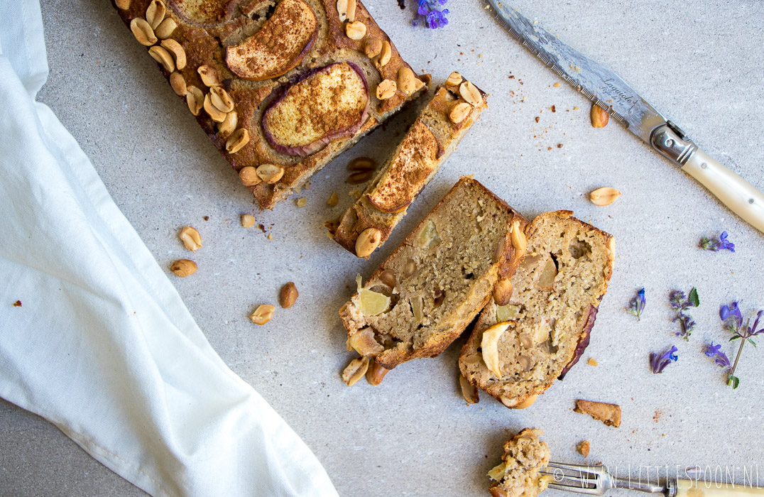 Havermoutcake met appel en perzik