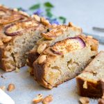 Gezonde havermoutcake met appel en perzik