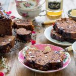 Chai bananenbrood met chocolade en noten