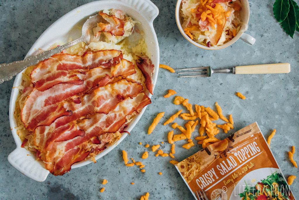 Zuurkool ovenschotel met bacon crispy uitjes