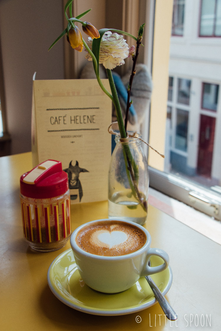 Café Hélène in Bergen op Zoom // een schattig lunchcafé in een boekhandel