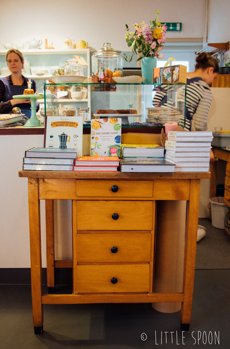 Café Hélène in Bergen op Zoom // een schattig lunchcafé in een boekhandel